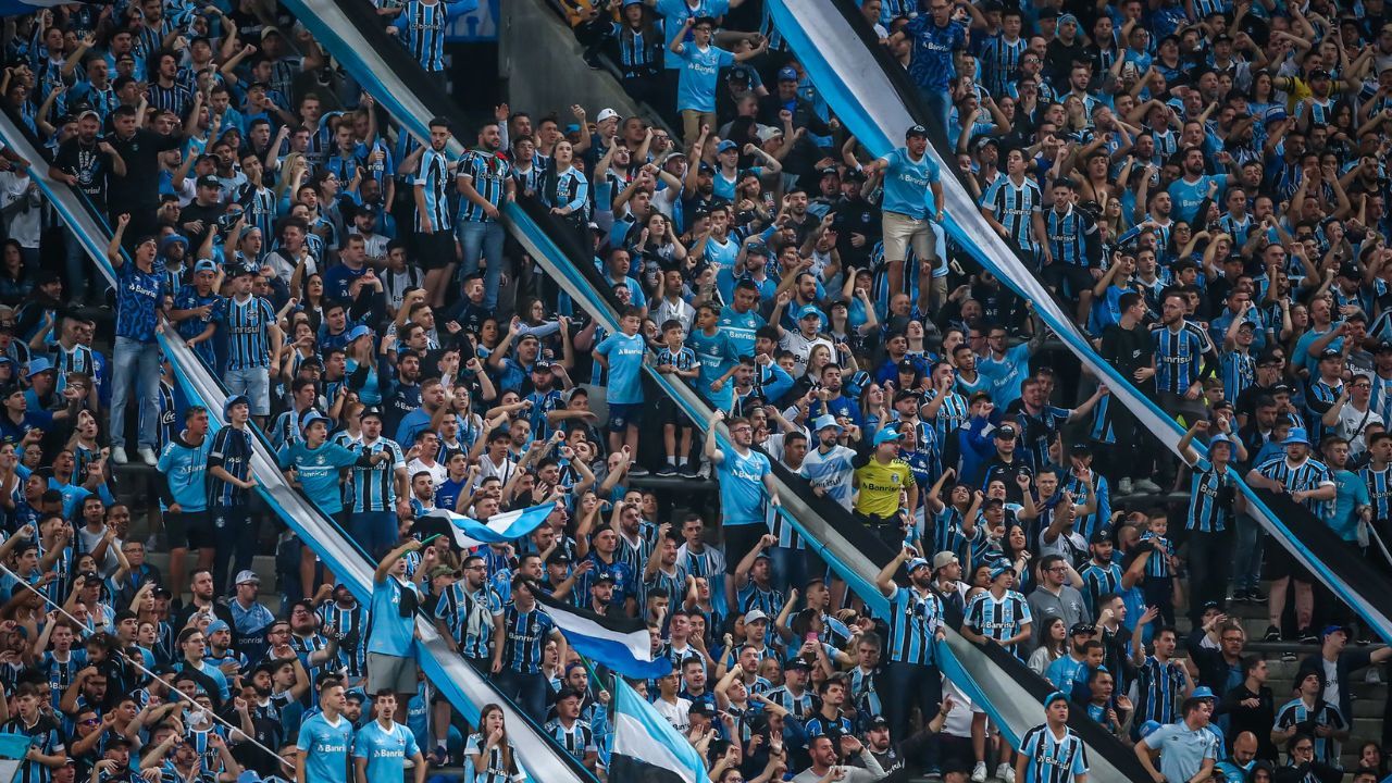 CBF adia jogo entre Corinthians e Grêmio