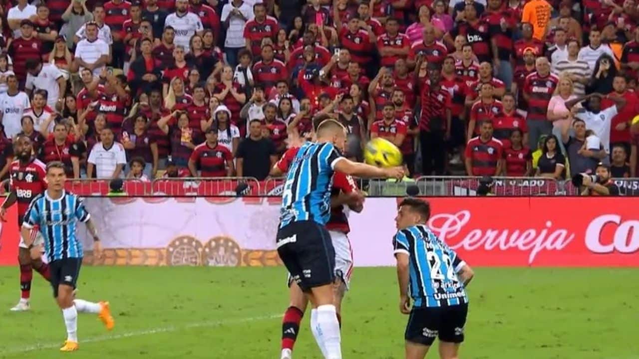 Pênalti Rodrigo Ely Flamengo Grêmio Copa do Brasil Wilton Seneme