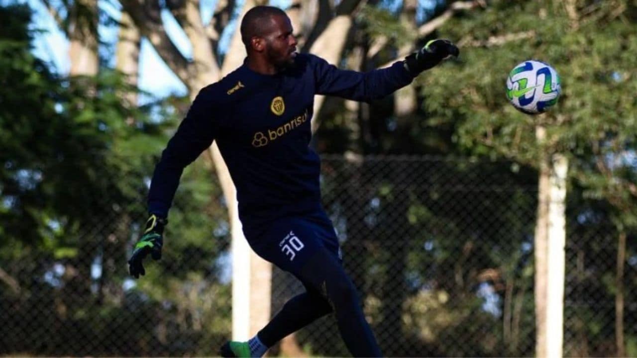 Caíque - goleiro do Grêmio