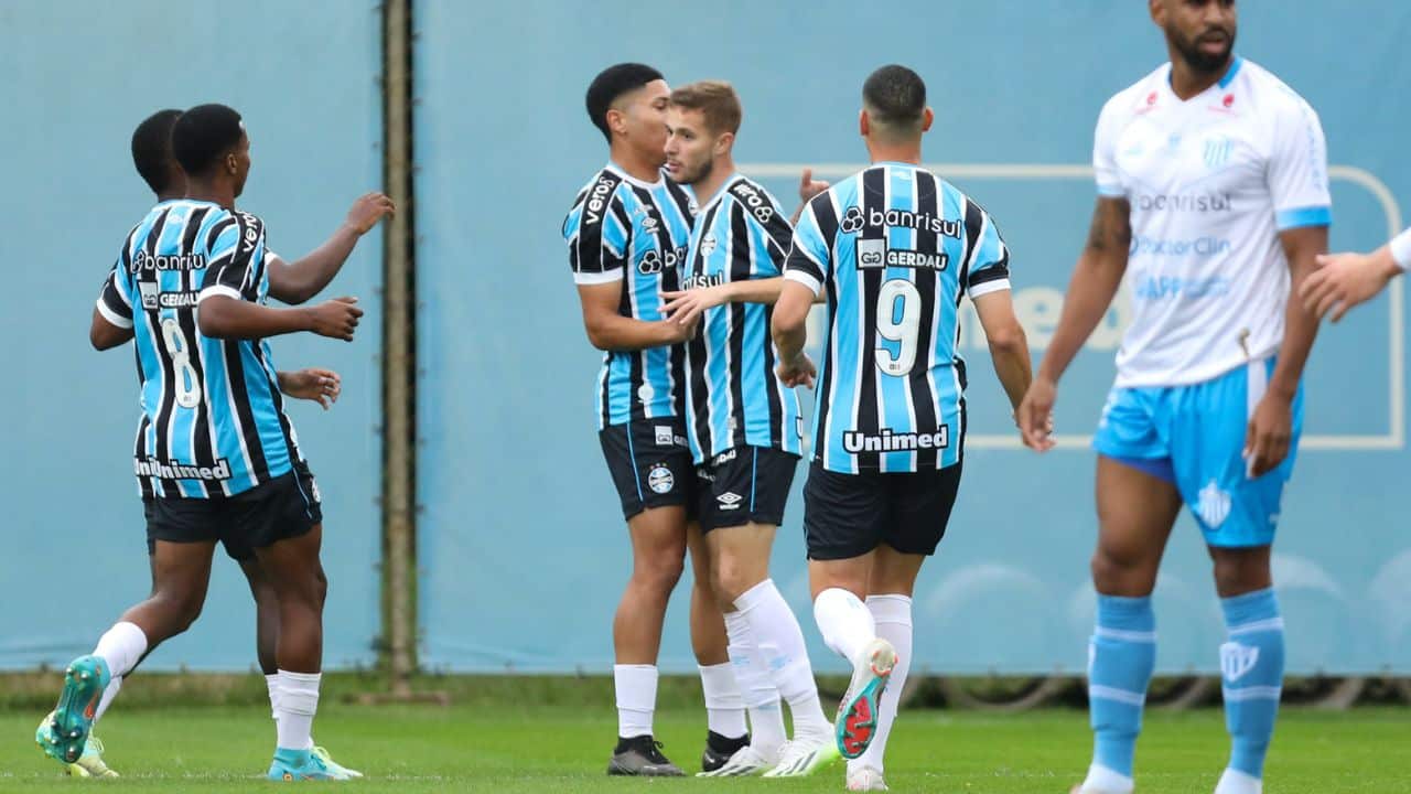 Grêmio aplica 11 a 0 sobre o Rio Pardense e assume a liderança no grupo C  da Copa FGF
