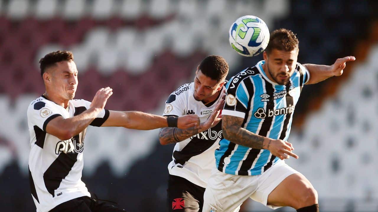 Torcida se diverte com lance no duelo Vasco x Grêmio