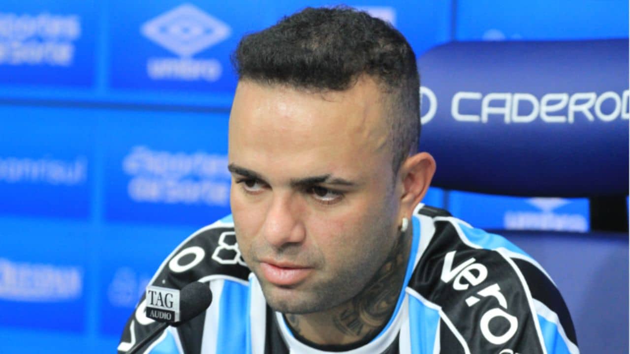 Luan manda a real e dispara sobre jogar com Luis Suárez no Grêmio