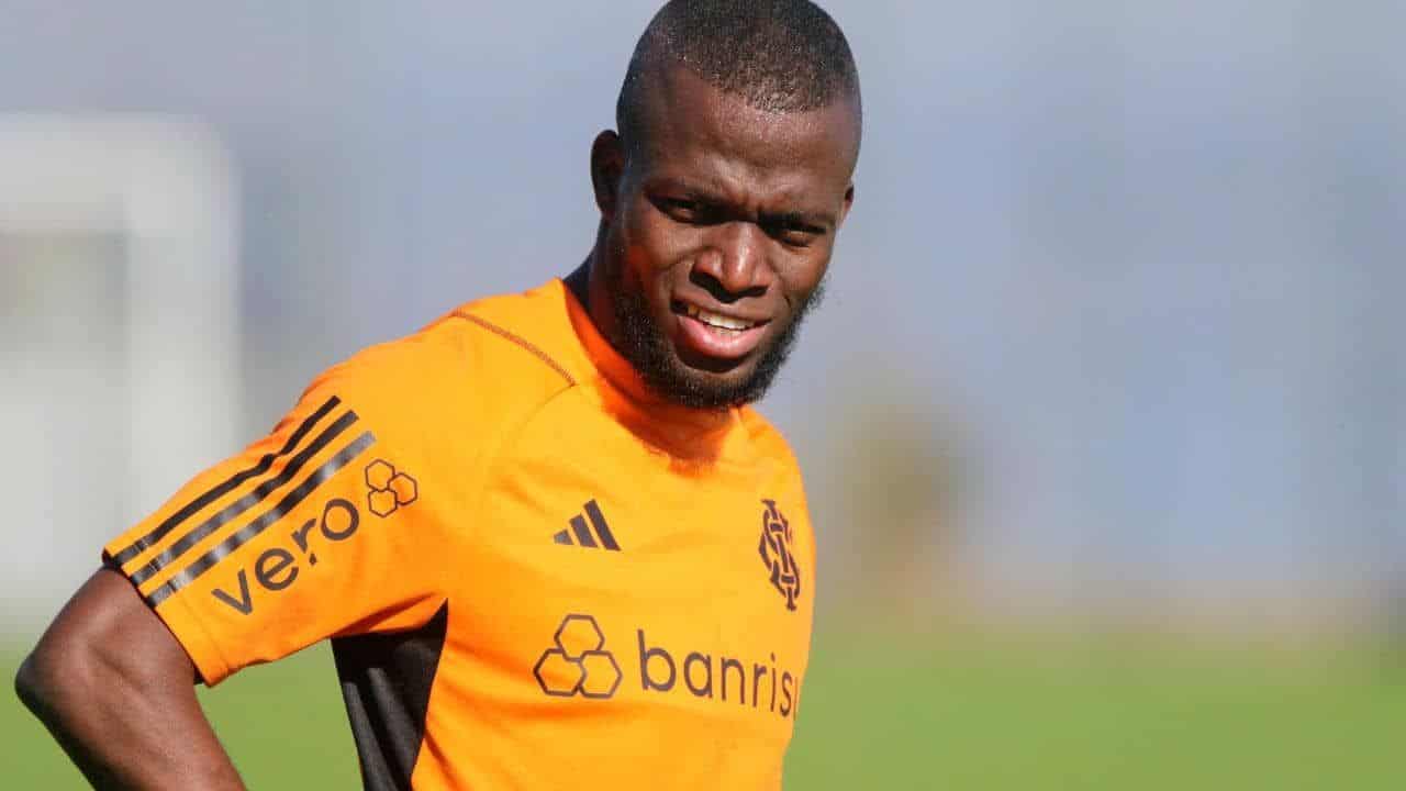 sciphotos on X: Empresário de Enner Valencia começou a seguir o Inter no  Instagram  / X