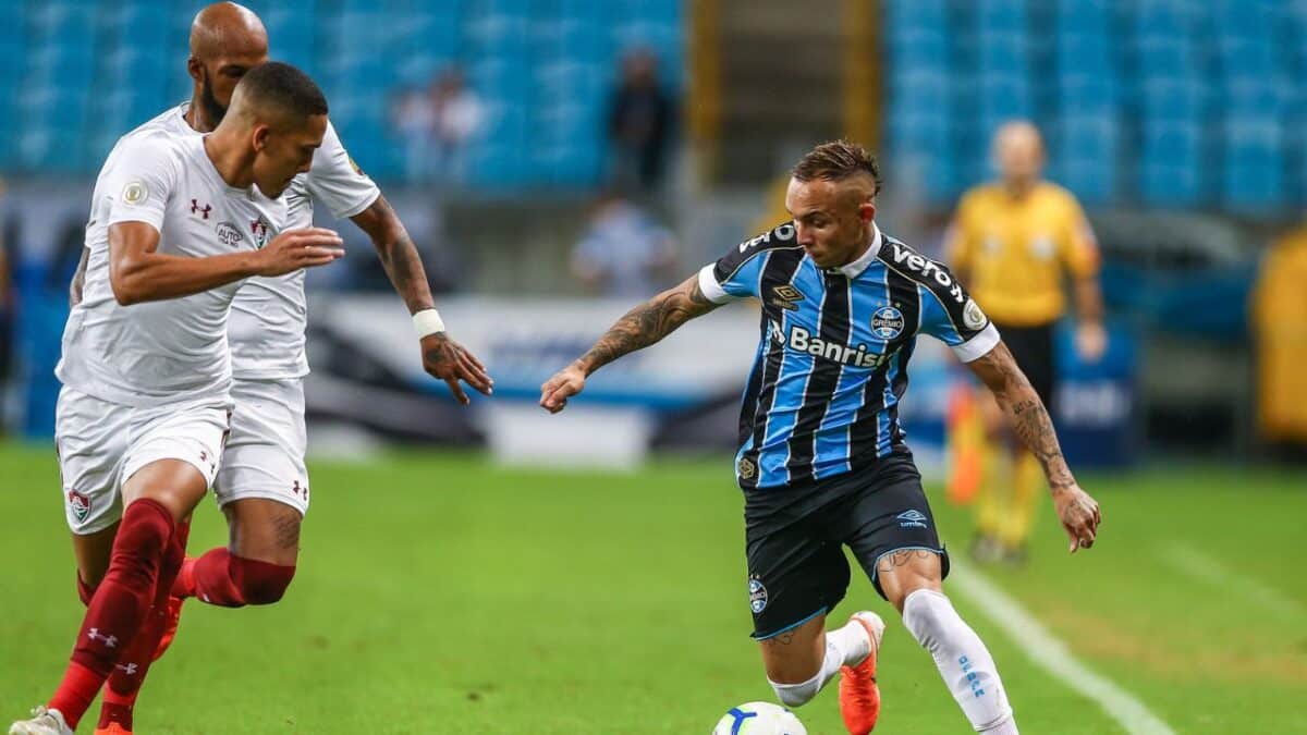 QUAL CANAL VAI PASSAR O JOGO DO GRÊMIO HOJE 13 08 Saiba onde assistir e escalações de GRÊMIO X