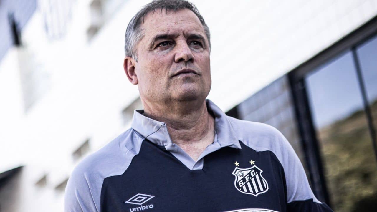 Diego Aguirre técnico do Santos rival do Grêmio