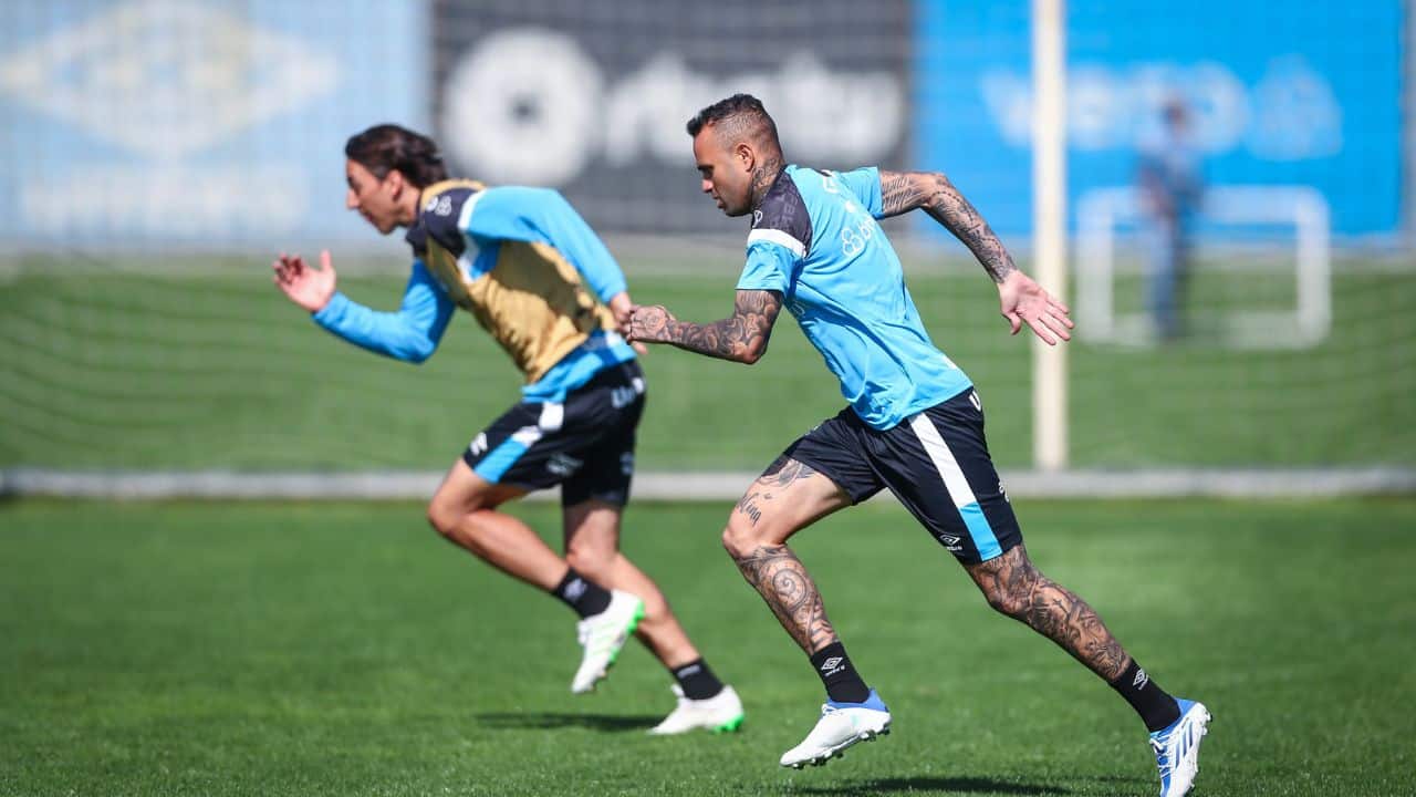 Luan treinando no Grêmio