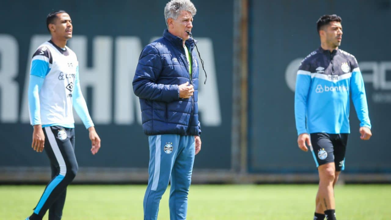 Renato comanda mais um treino fechado no Grêmio