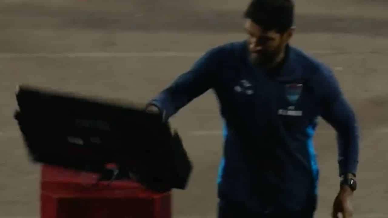 Loco Abreu ex-Grêmio VAR César Vallejo