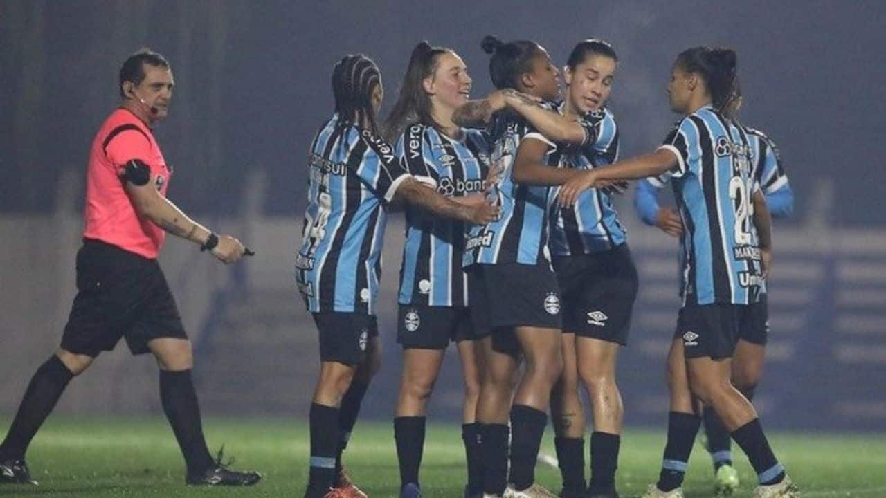 Com treino tático, Gurias Gremistas finalizam preparação para encarar Real  Ariquemes