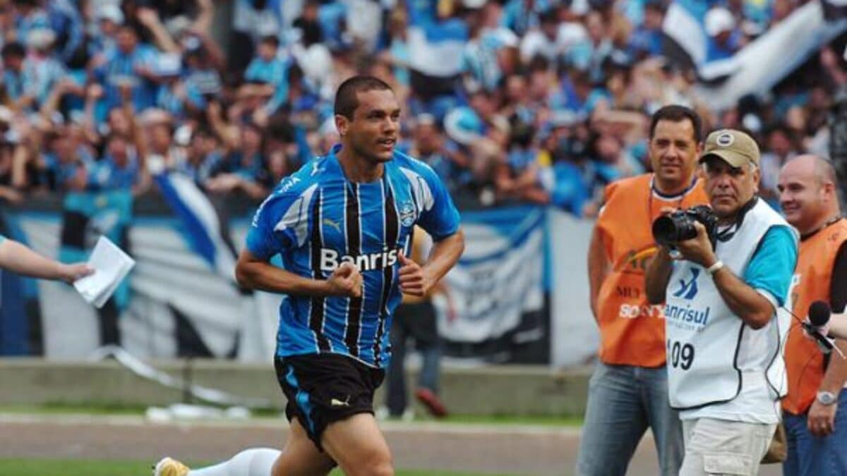 Há 15 Anos Grêmio Liquidou O Vasco Com Gols De Velhos Conhecidos Da Torcida