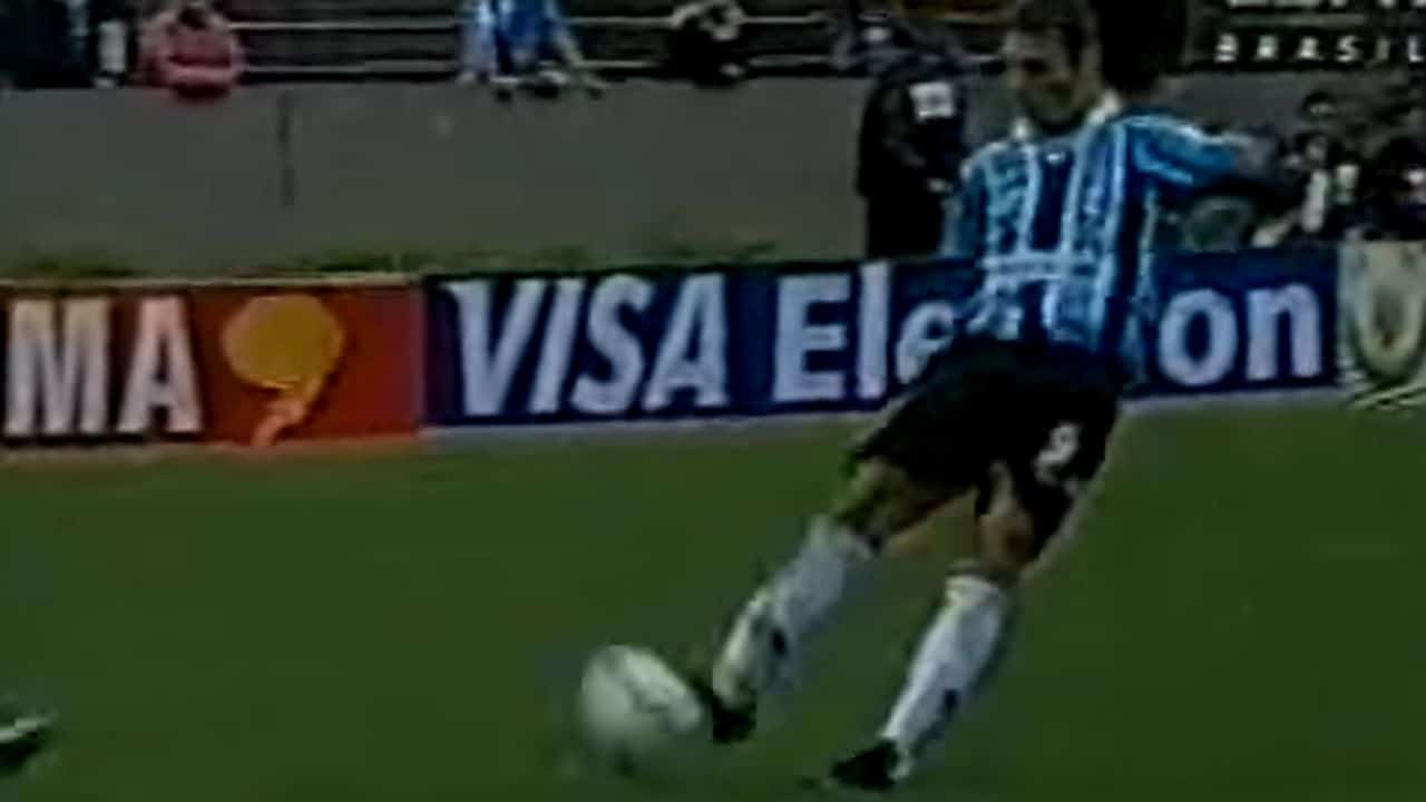 Leandro Amaral - Grêmio x Coritiba - Campeonato Brasileiro 2001