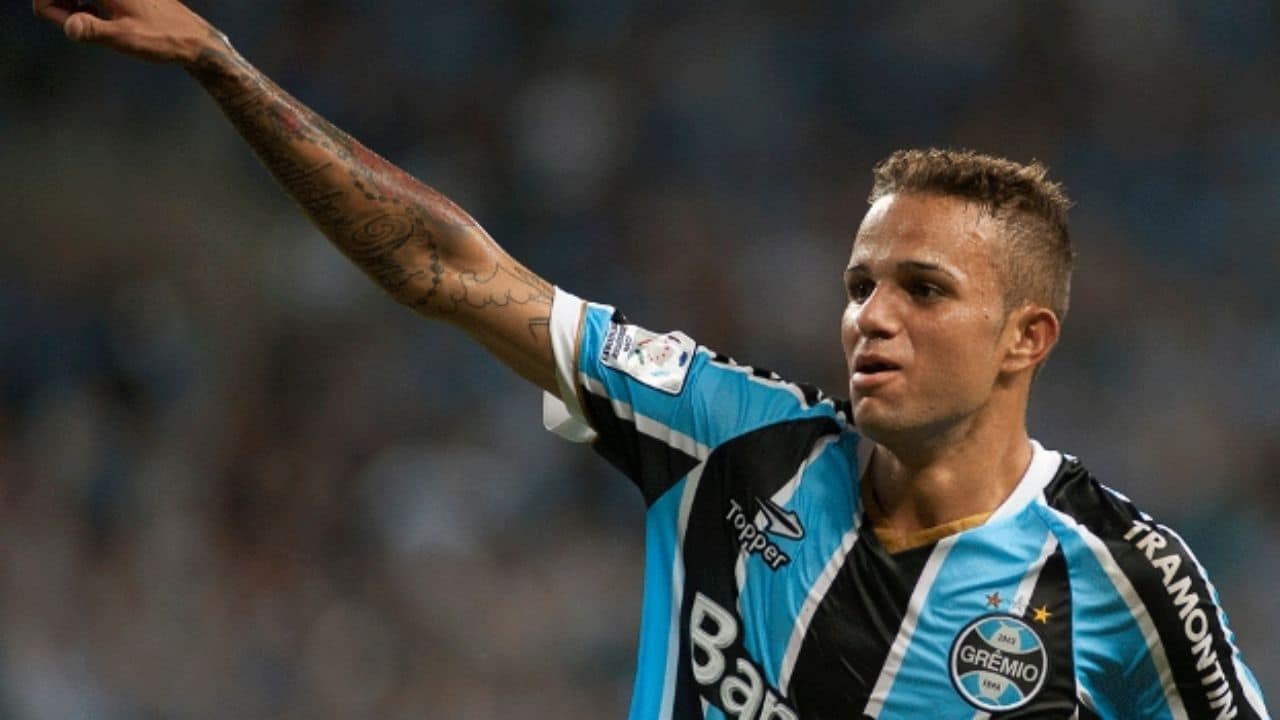 Há 9 anos, Grêmio derrotava o Flamengo no Maracanã com gol de Luan no final