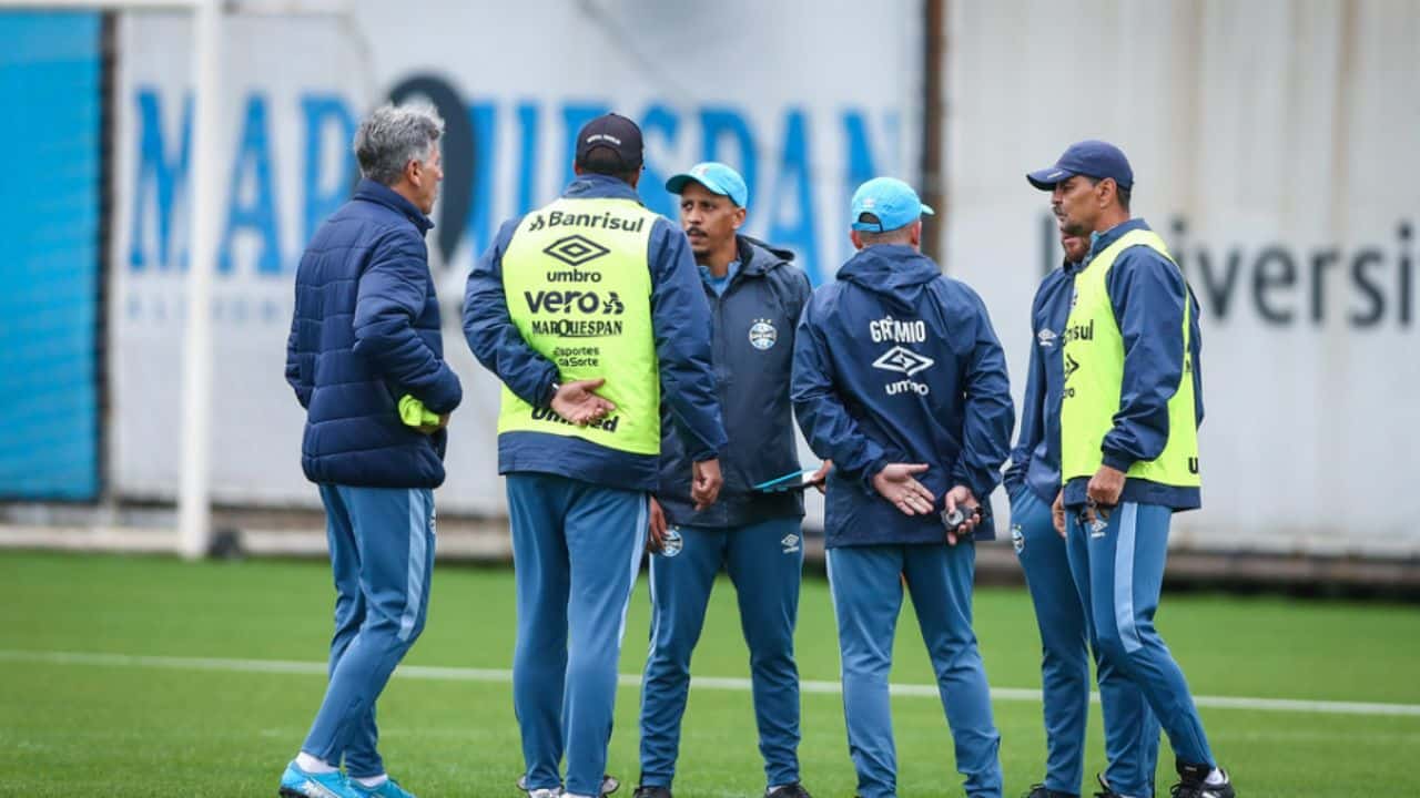 Imagens do treino técnico e tático de Renato no Grêmio