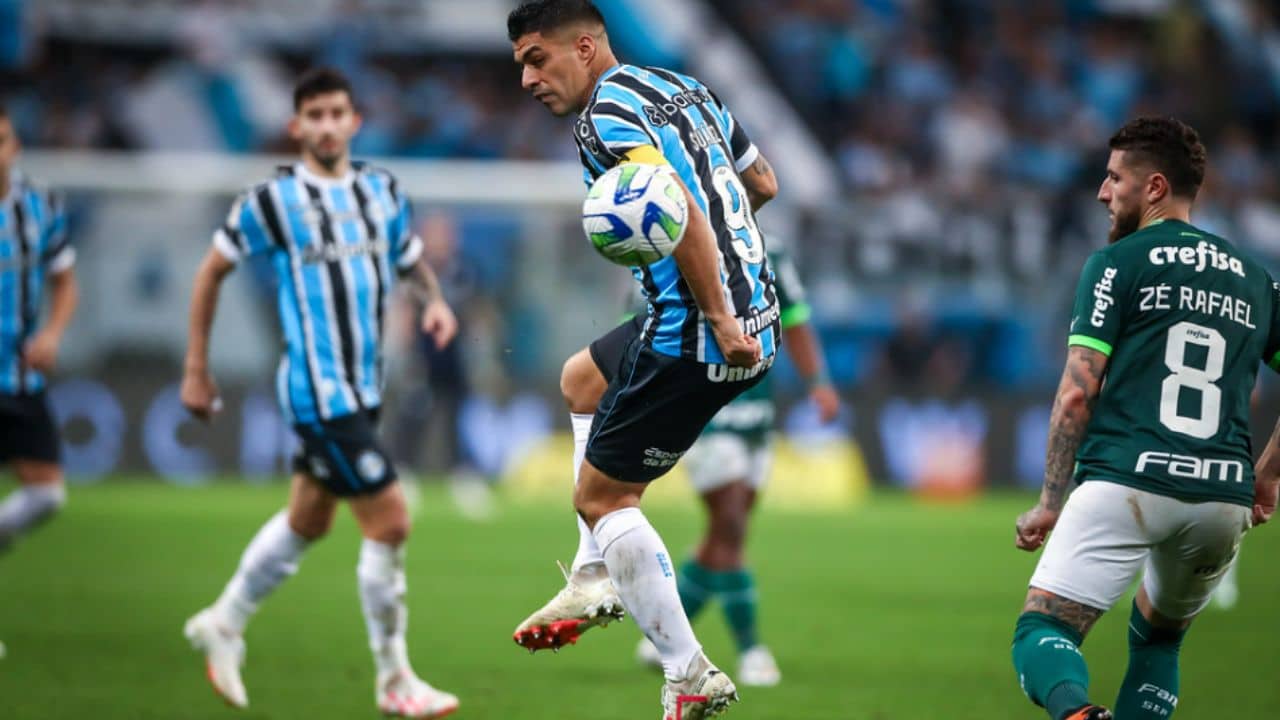 Suárez se torna o maior 'garçom' do Brasileirão 2023