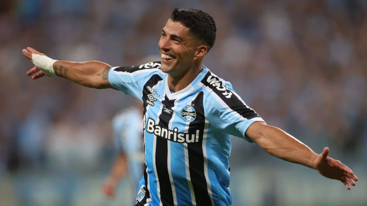 Vice do Grêmio abre o jogo sobre o possível substituto de Suárez; Veja