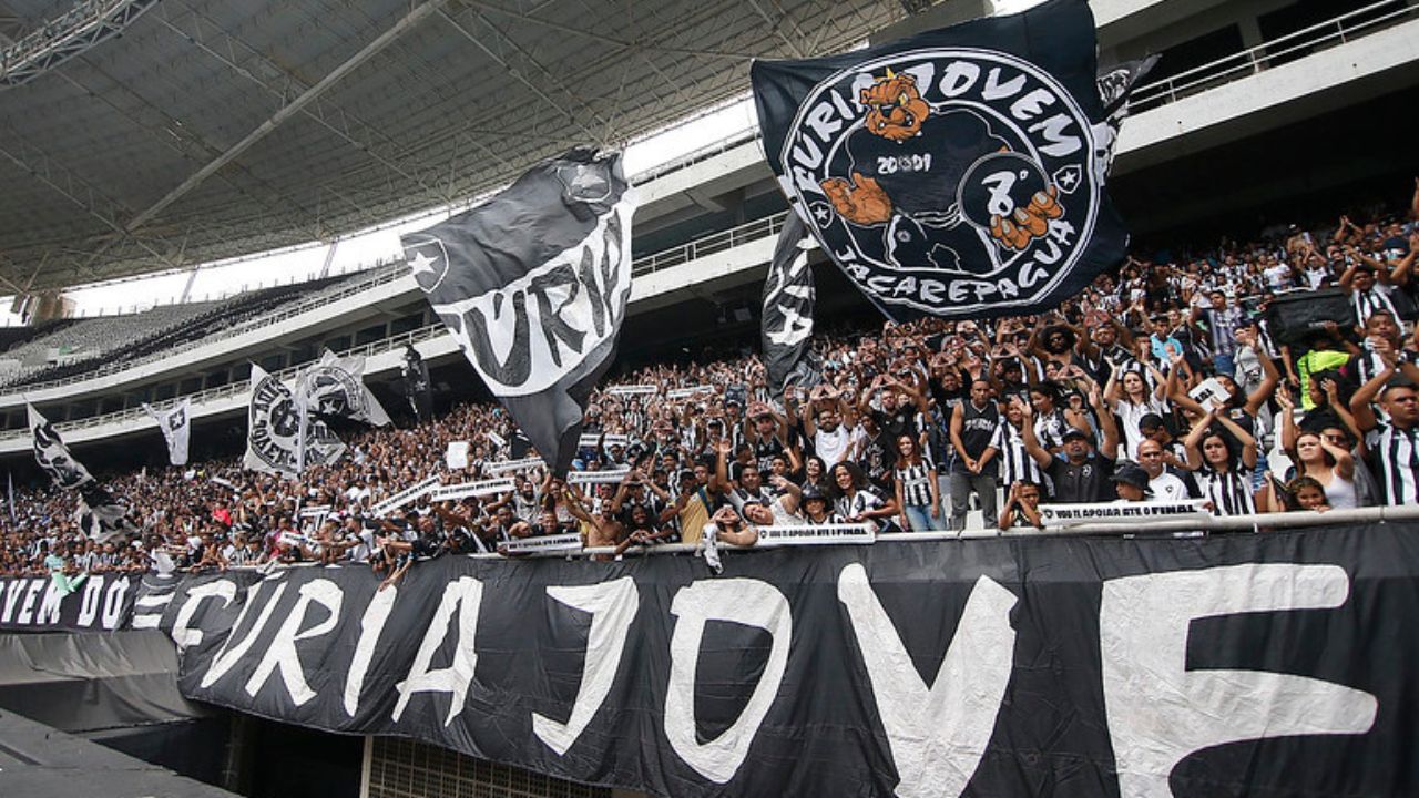 Botafogo vai jogar contra o Grêmio em São Januário