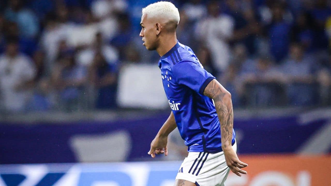 Torcida Cruzeiro revolta Fernando Henrique ex-Grêmio