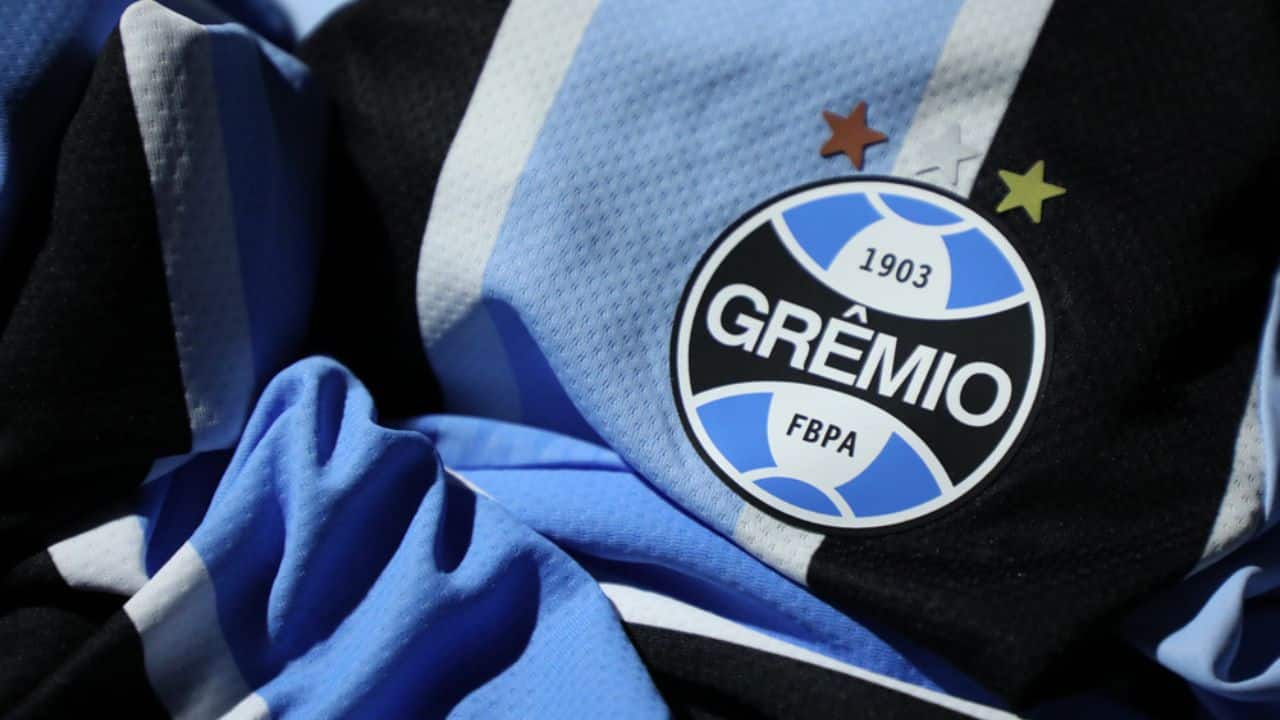 Profissional da imprensa - é agredido por torcedor do rival - do Grêmio