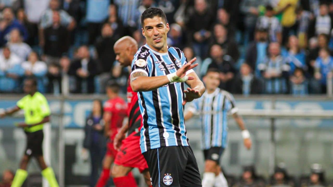 Suárez - polêmica - torcida do Grêmio teme punição