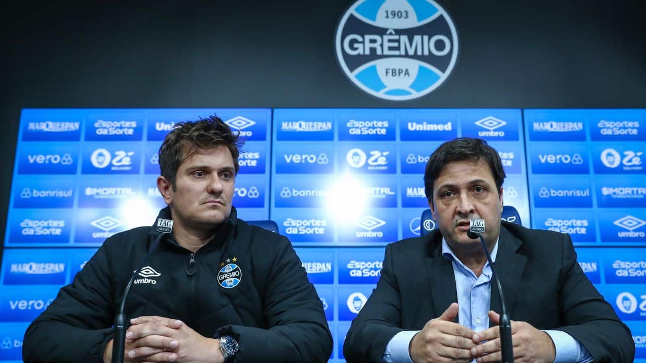 Título ou Libertadores? - descobrimos - debate interno no Grêmio