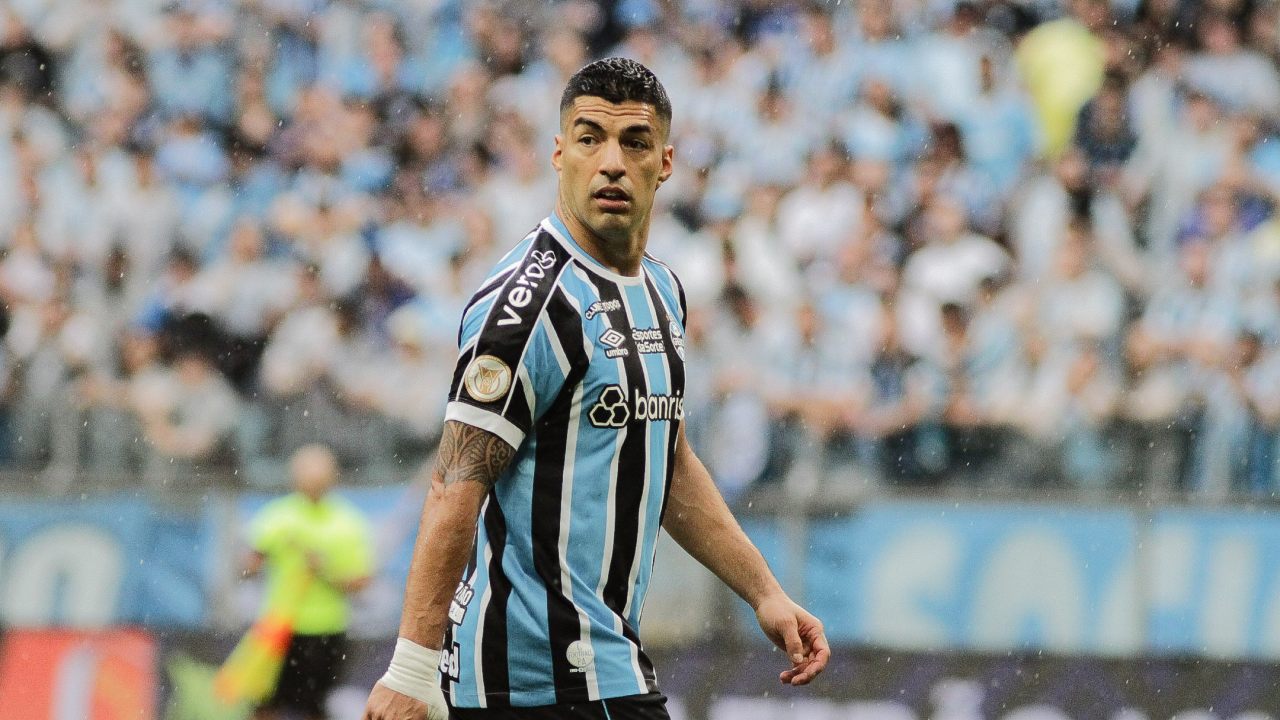 Grêmio quer - badalados atacantes - para substituir Suárez - em 2024