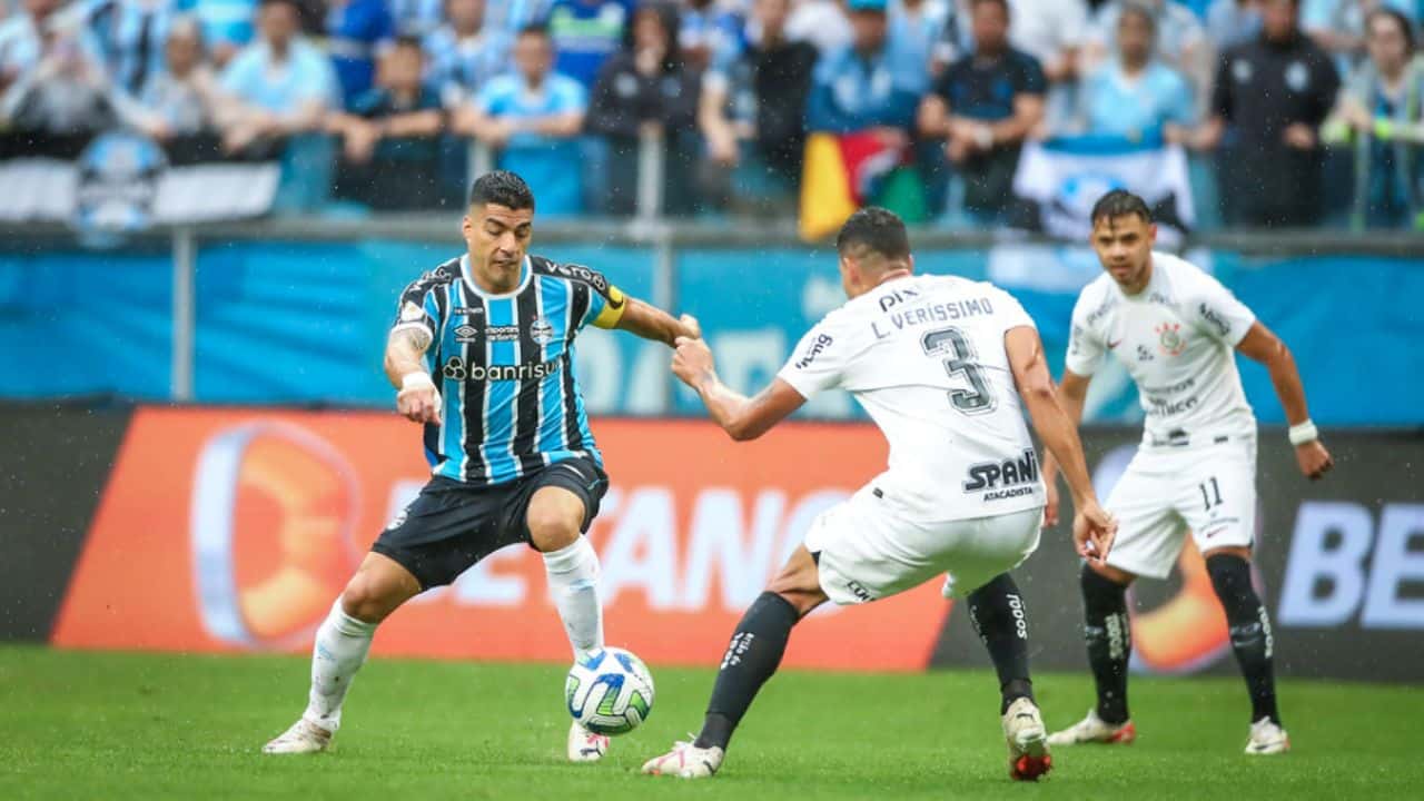 Seleção pode ajudar - Suárez - a ficar no Grêmio