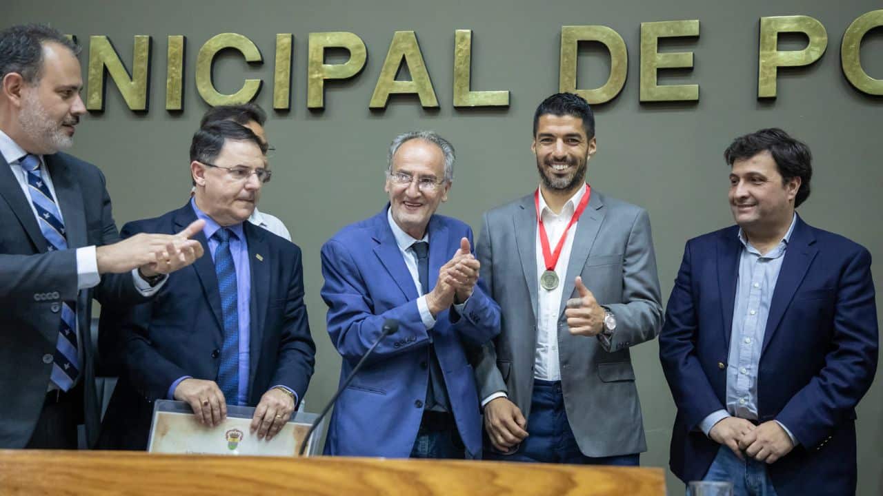 Suárez do Grêmio homenageado