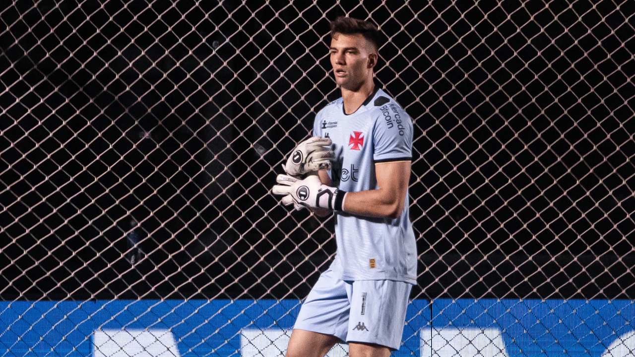 portaldogremista.com.br ex gremio brilha e se torna o goleiro com mais defesas dificeis do 2o turno do brasileirao leo jardim