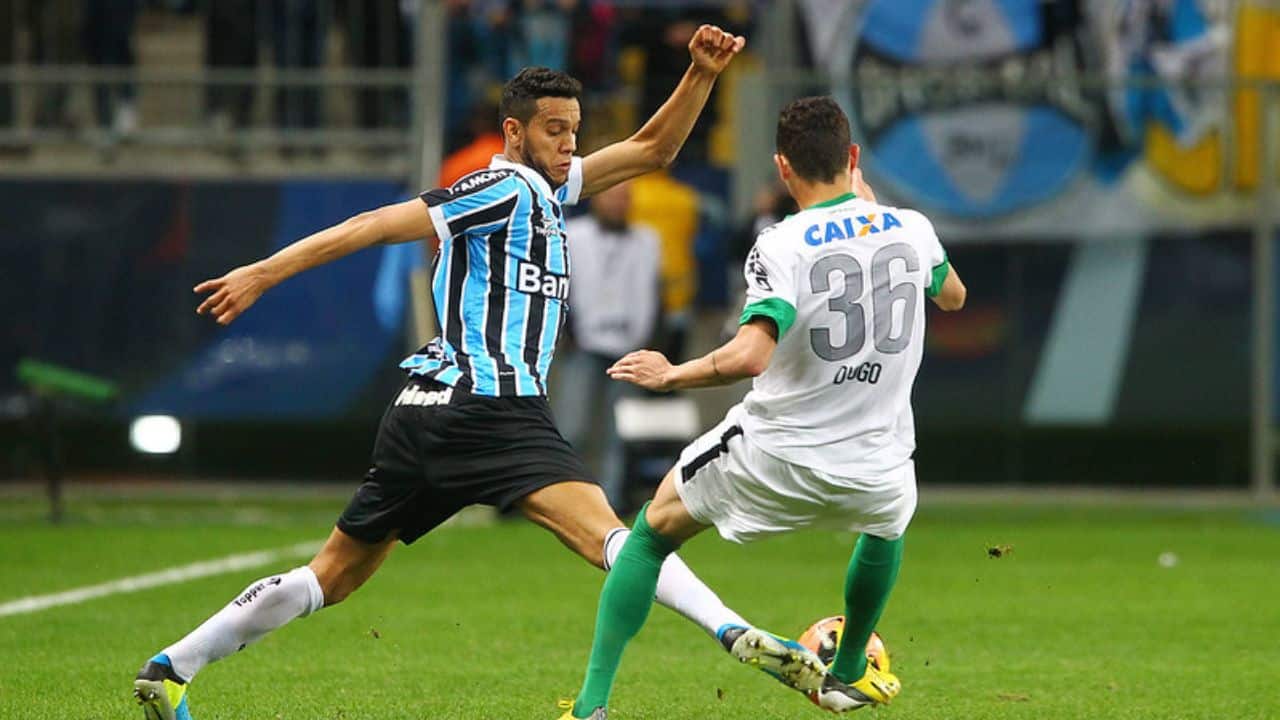 Ex-Grêmio pode fechar com rival