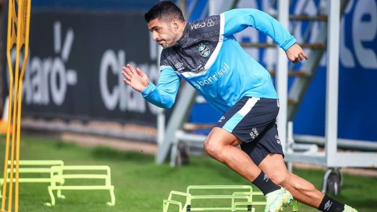 Guerra - bate o martelo sobre Suárez - Grêmio