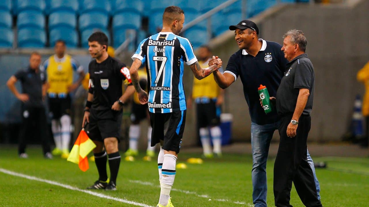 Grêmio x Fluminense 2015 Luan Roger 