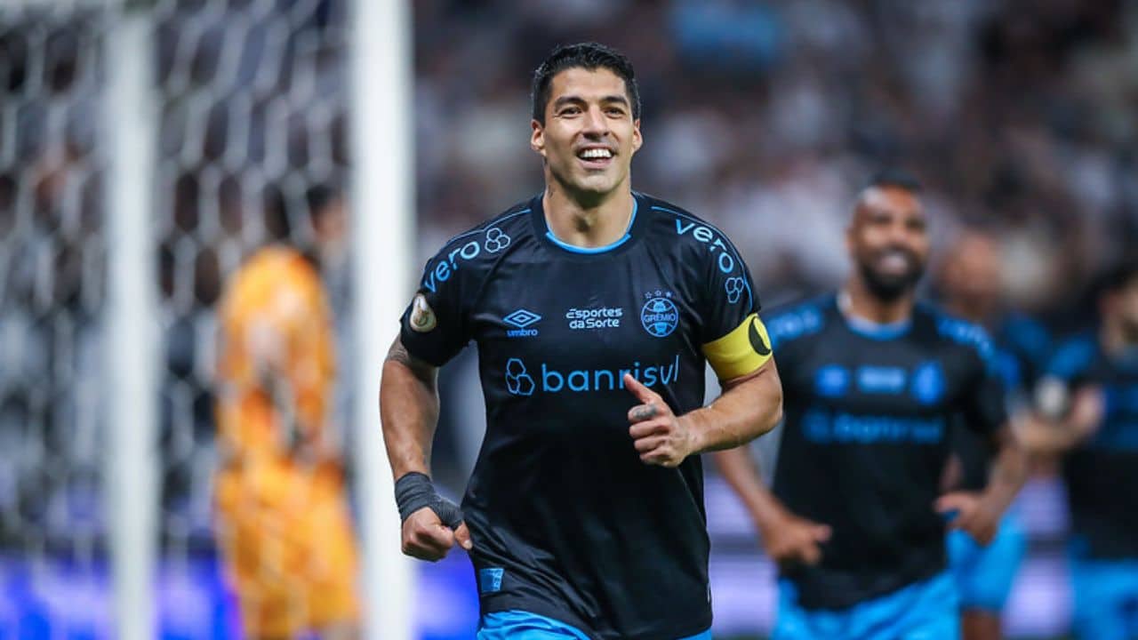 Suárez Uruguai Agentina torcida do Grêmio