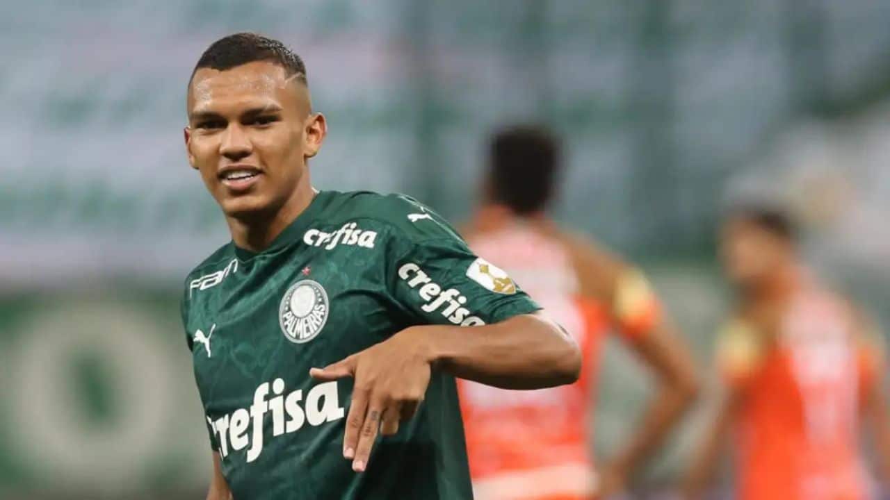 Grêmio avalia a contratação - de atacante ex-Palmeiras - que está na Europa