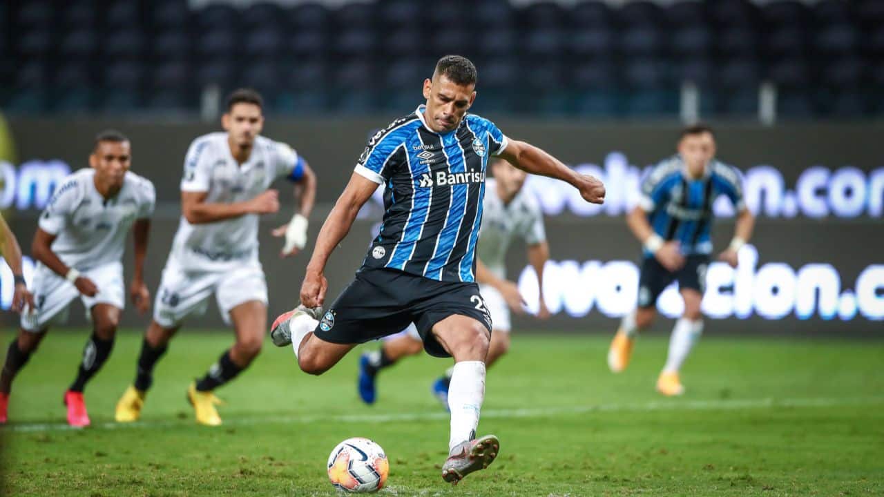 Há 3 anos - Grêmio conquistou empate heroico - contra o Santos pela Libertadores