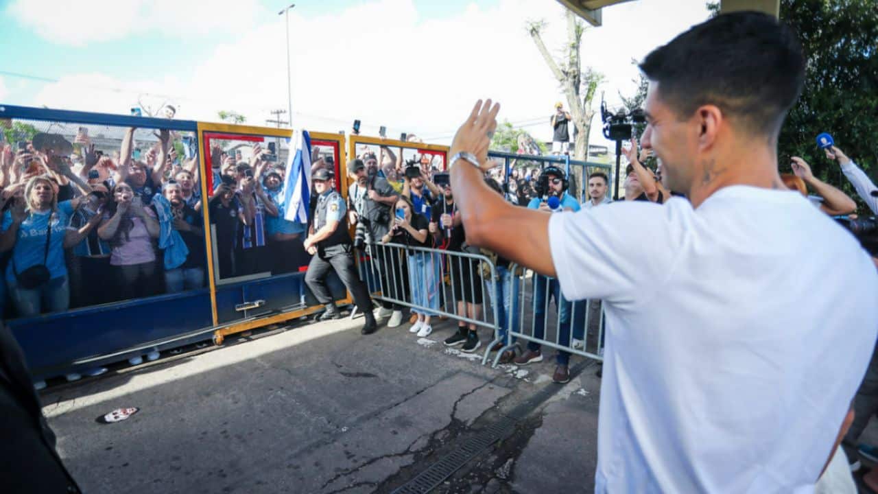 Suárez finalmente - apaga o Grêmio de - sua Bio no Instagram
