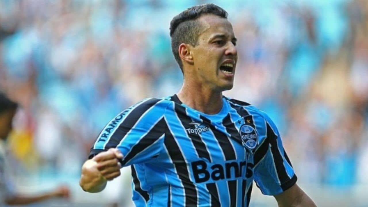 Ex-Grêmio - pega todos de surpresa e anuncia -aposentadoria