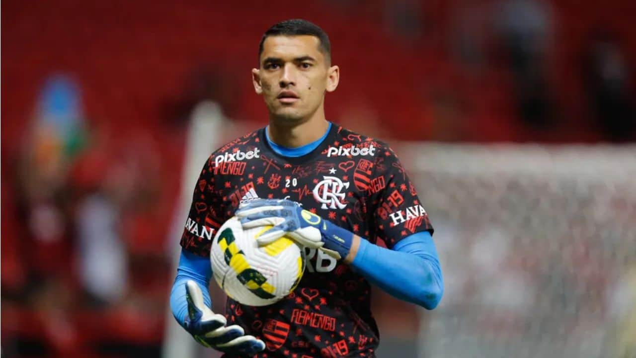 Time da Série A - deve anunciar medalhão do Flamengo - que já foi alvo do Grêmio
