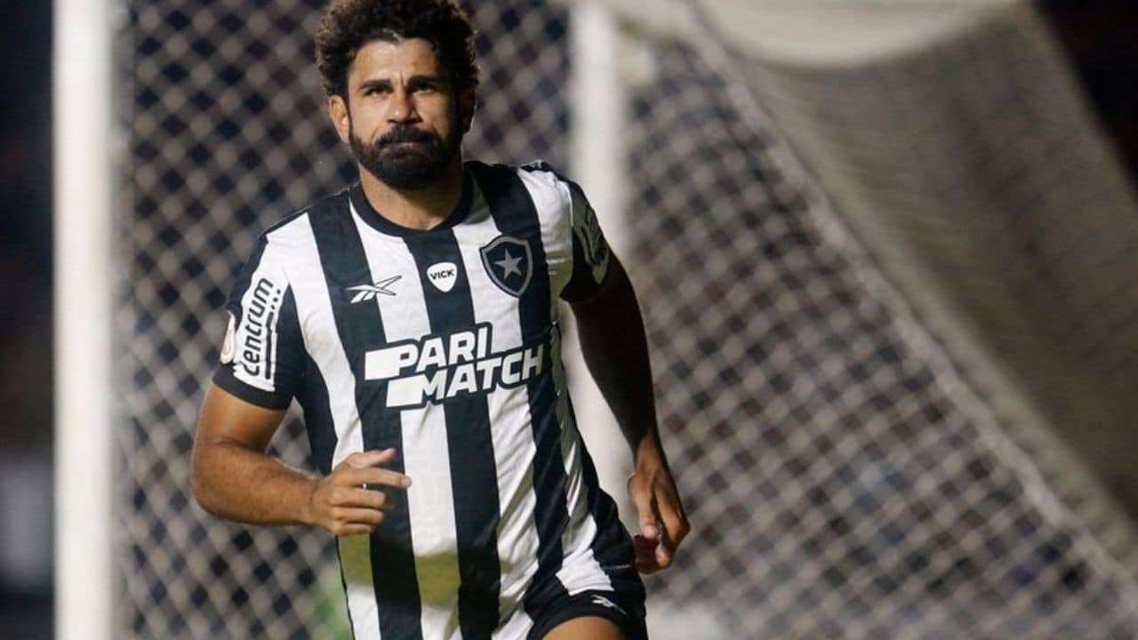 Novo reforço do Grêmio, Diego Costa com a camisa do Botafogo