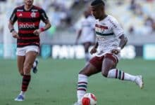 Douglas Costa solta indireta para o Grêmio após título Fluminense