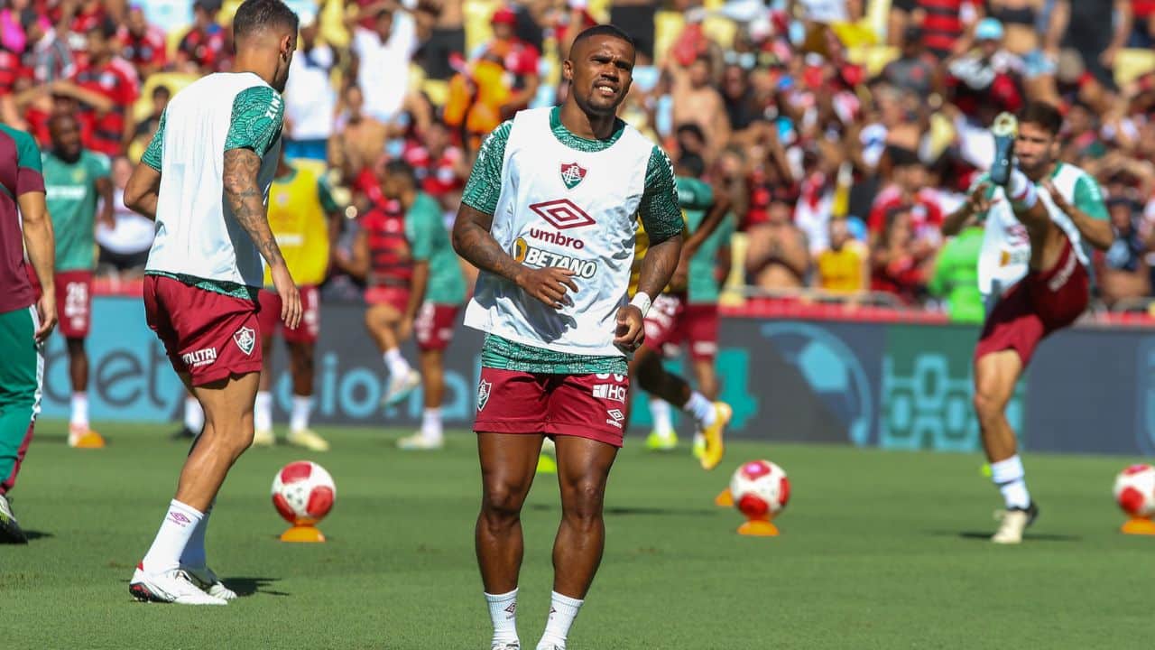 portaldogremista.com.br douglas costa vai entrar em campo em outro classico no mesmo dia do grenal 441 douglas costa fluminense