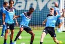 Jogadores no treino do Grêmio