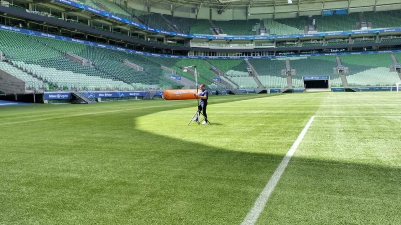 Clubes se revoltam por gramados sintéticos e fato pode beneficiar o Grêmio