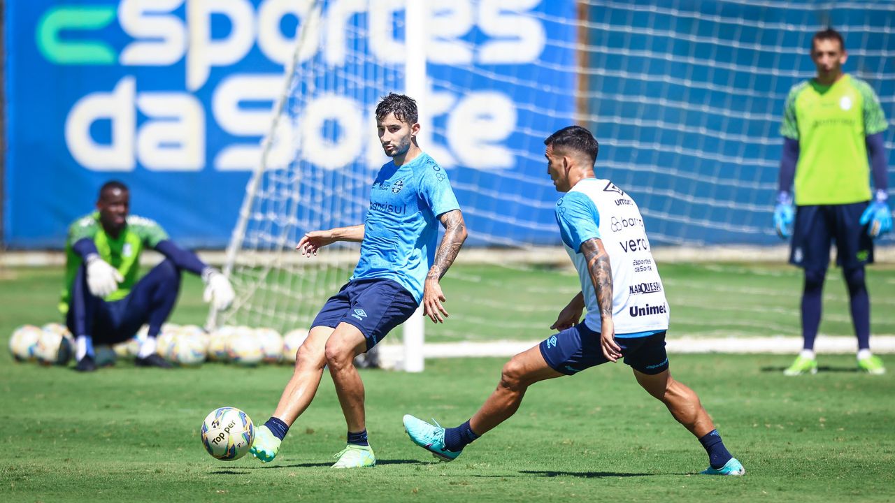 Confira como foi o primeiro treino do Grêmio com foco na Semifinal do Gauchão