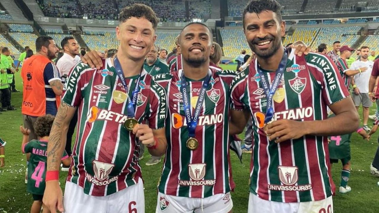 Douglas Costa solta indireta para o Grêmio Fluminense