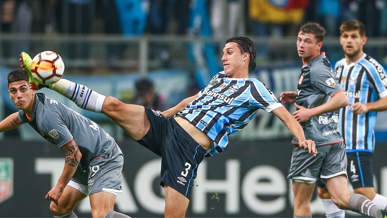 Espaço destinado para a torcida visitante no estádio do Estudiantes é APAVORANTE. Veja foto!