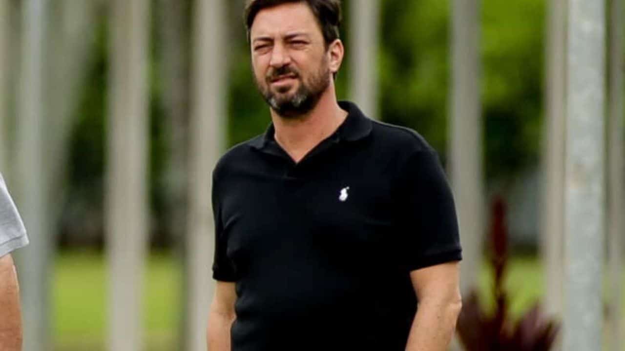 Ex-presidente de clube rival do Grêmio discute ao vivo com jornalista.