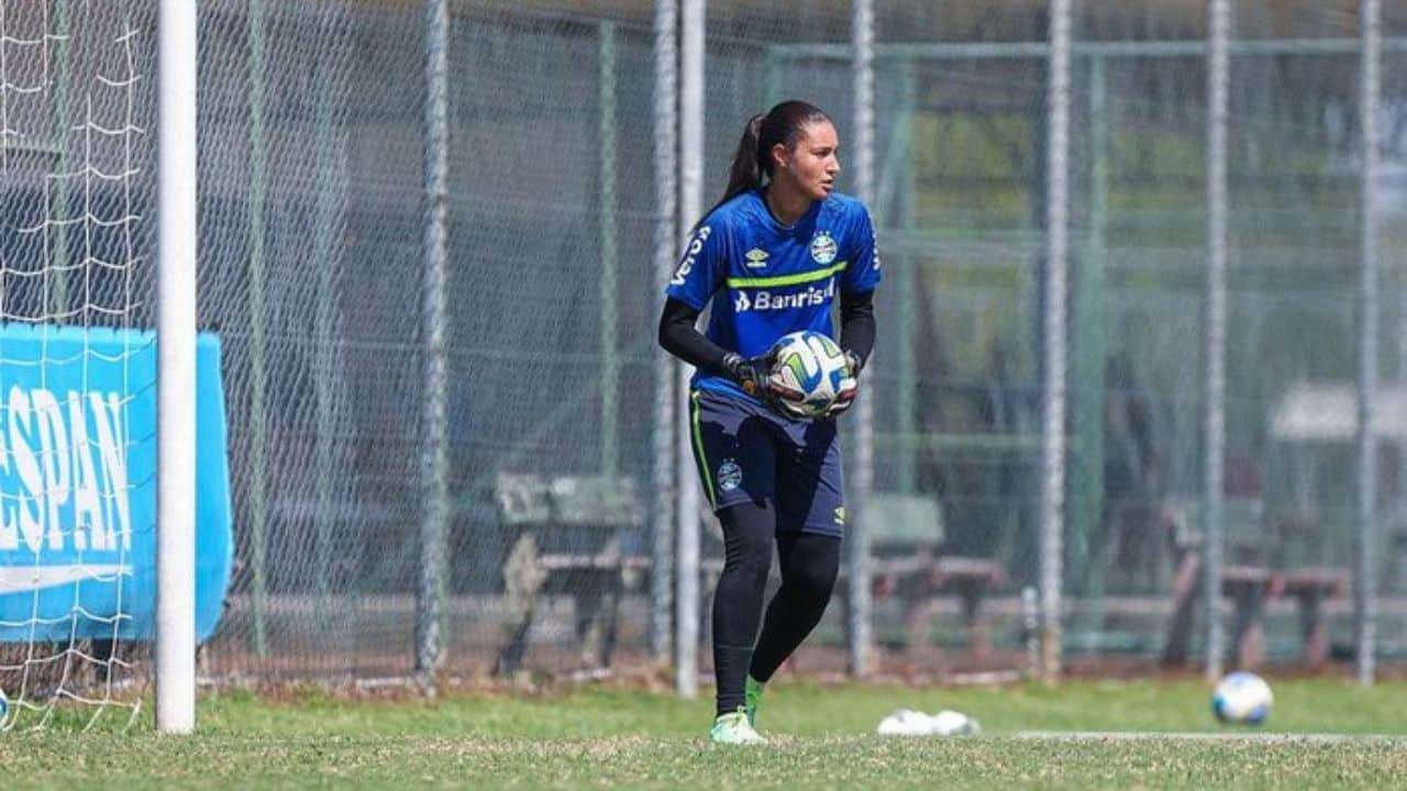Grêmio cria planejamento para retorno de goleira Lorena ao time
