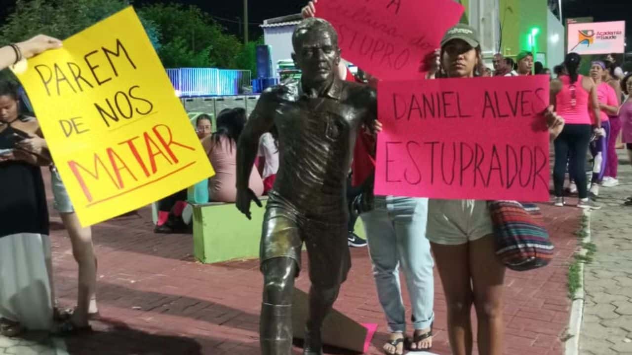 Daniel Alves protesto