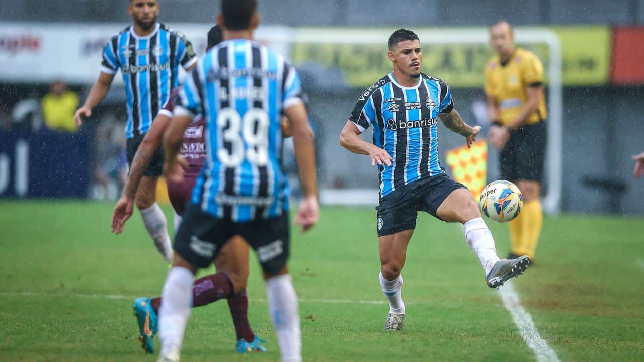 Mayk fala sobre período importante para o Grêmio: "É uma oportunidade"