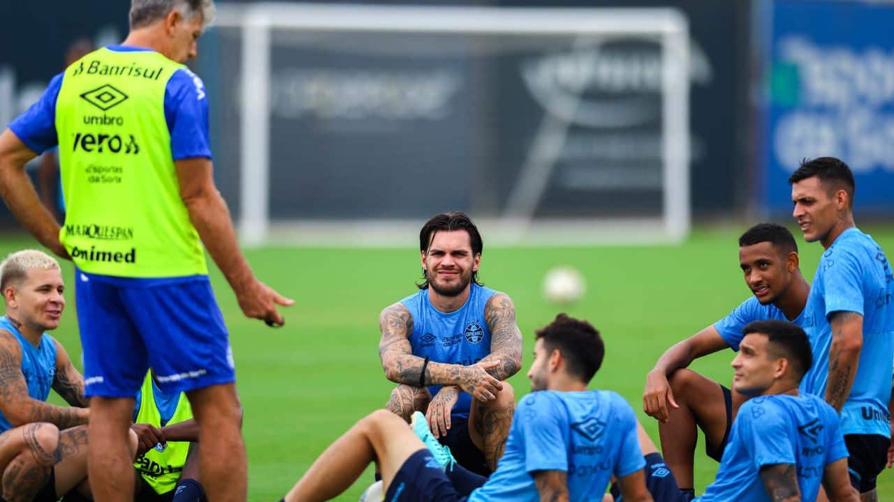 NEGÓCIO FECHADO! Grêmio aceita proposta e goleiro está de saída para o futebol catarinense!